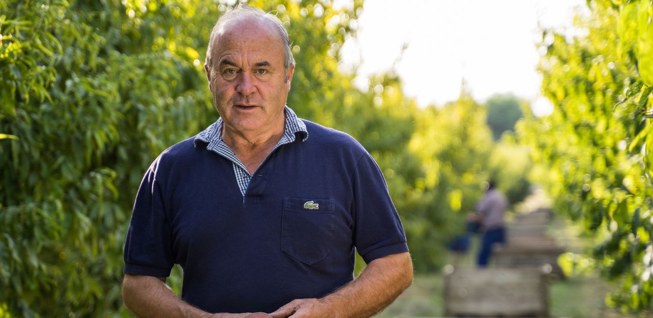 Miguel Angel Bernal Ilari és secretari executiu de la Comissió General de Pesca de la Mediterrània (CGPM) de l’Organització de les Nacions Unides per a l’Alimentació i l’Agricultura (FAO). Científic de reconegut prestigi, iniciat a l’Institut Espanyol d’Oceanografia (IEO), ha col·laborat en notòries universitats, per continuar en diferents llocs a la FAO, concretament a la Comissió General de Pesca del Mediterrani, en què ocupa el càrrec de secretari executiu des de desembre de 2022. La CGPM és una organització creada en el marc de l’ONU (FAO) el 1949, està formada per la Unió Europea i un total de 22 països de la ribera del Mediterrani i el mar Negre, i compta també amb la cooperació de sis països més interessats en el treball de la Comissió. El seu objectiu és garantir la conservació i aprofitament sostenible dels recursos marins vius i també el desenvolupament sostenible de l’aqüicultura a la zona d’aplicació.
			
			
				Entrevista
